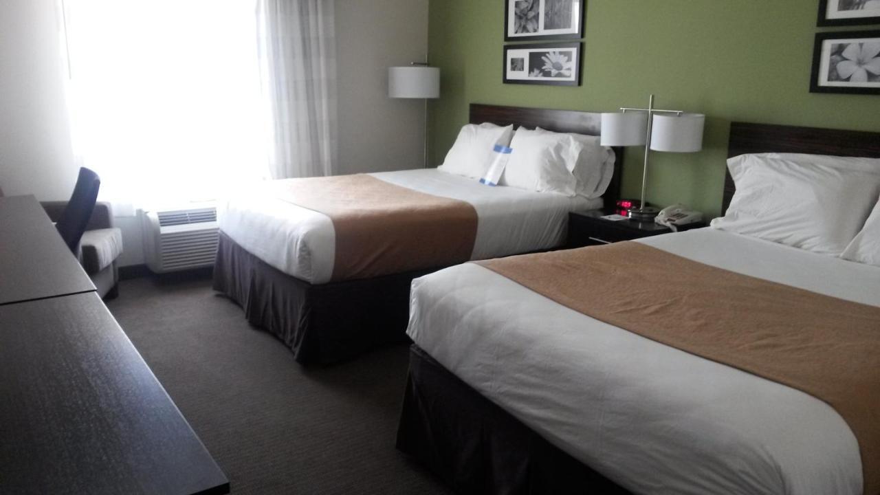 Petrostay Inn & Suites Cotulla Room photo